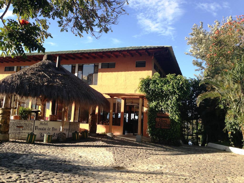 Hotel Posada De Don Rodrigo Panajachel Exteriör bild