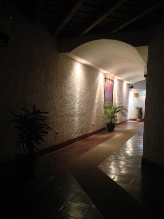 Hotel Posada De Don Rodrigo Panajachel Exteriör bild