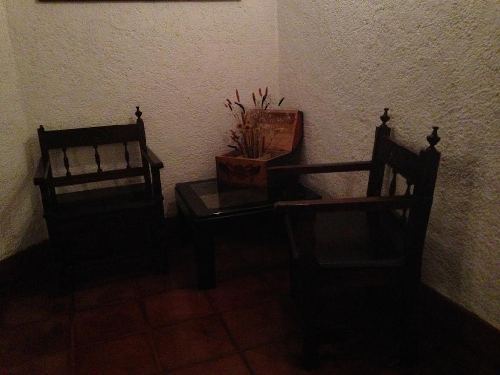 Hotel Posada De Don Rodrigo Panajachel Exteriör bild