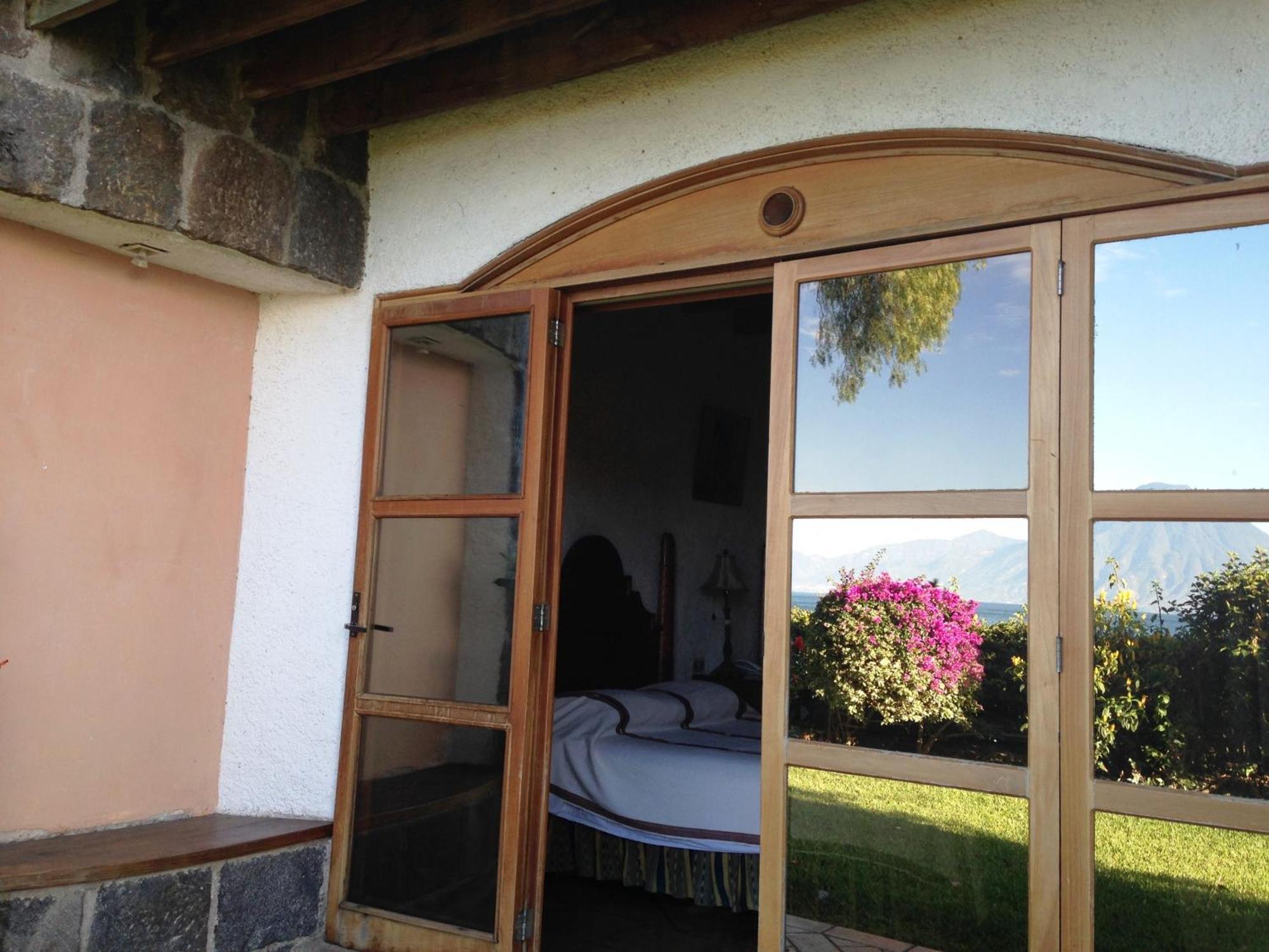 Hotel Posada De Don Rodrigo Panajachel Exteriör bild