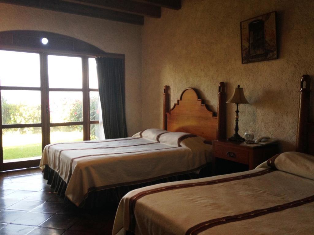 Hotel Posada De Don Rodrigo Panajachel Exteriör bild