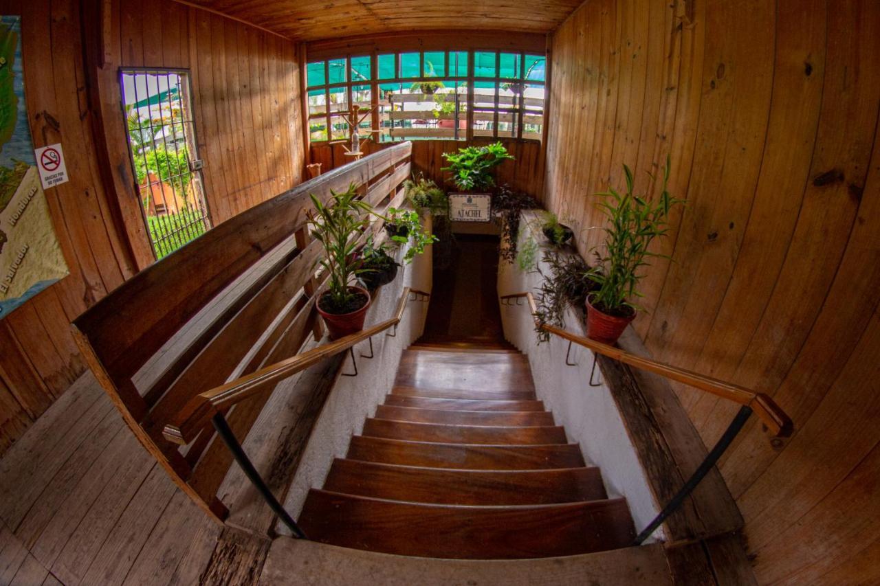 Hotel Posada De Don Rodrigo Panajachel Exteriör bild