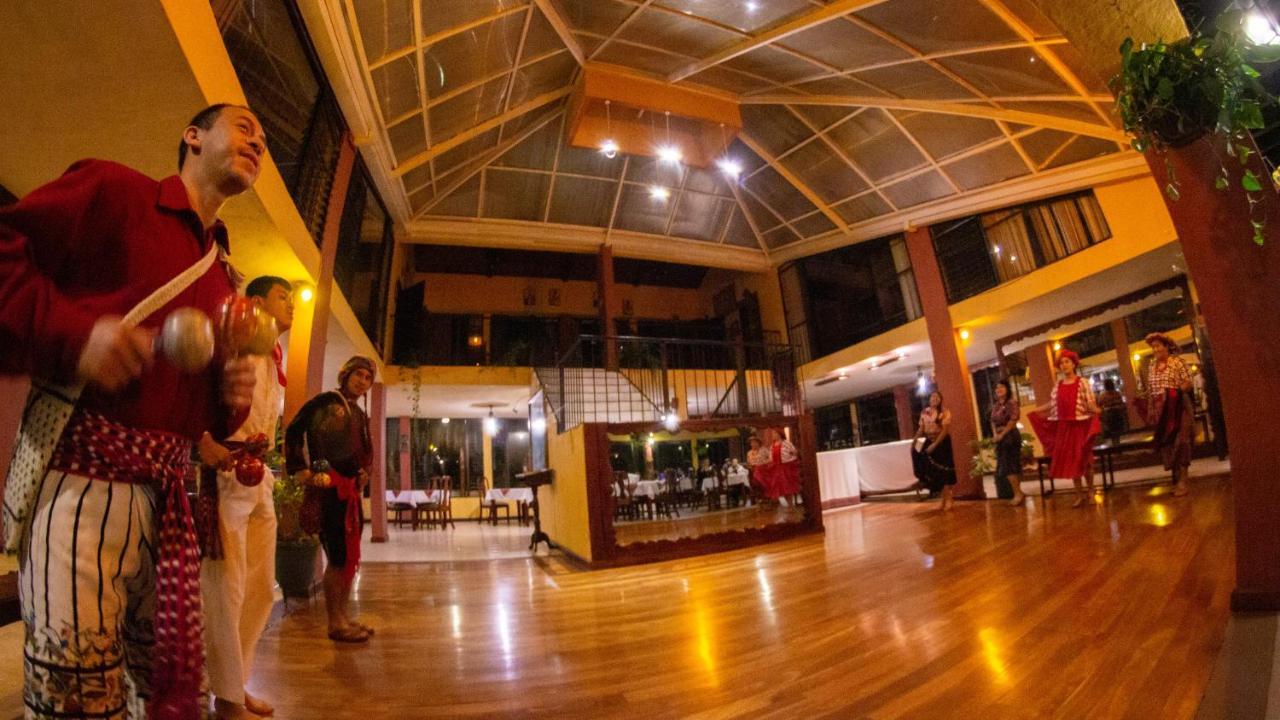 Hotel Posada De Don Rodrigo Panajachel Exteriör bild