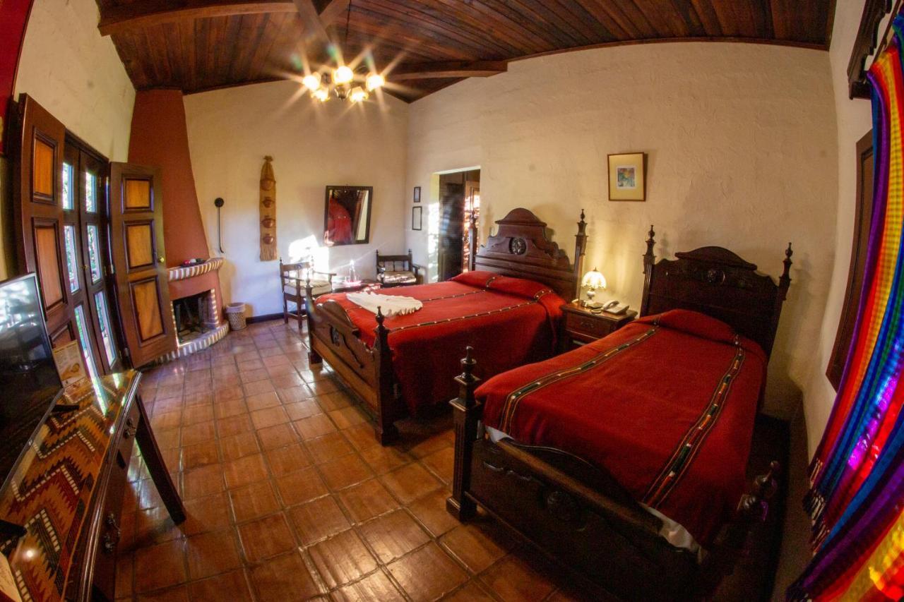 Hotel Posada De Don Rodrigo Panajachel Exteriör bild